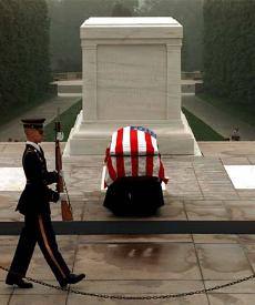 TOMB OF THE UNKNOWN SOLDIER (13 K)